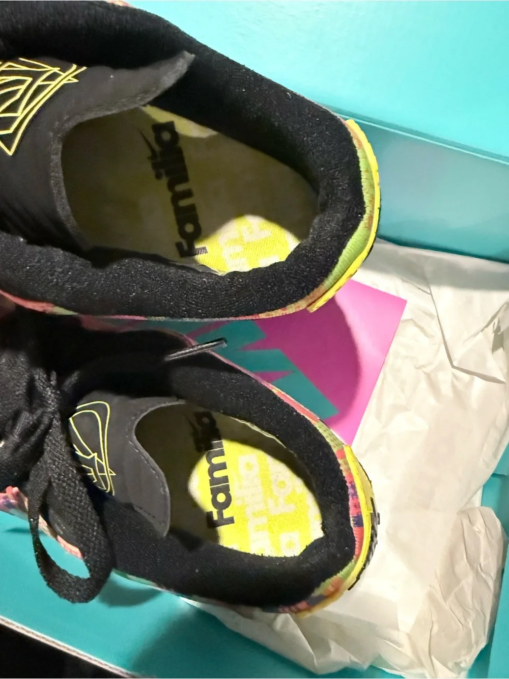Nike Air women/unisex Multicolor Sneakers with Black and Yellow Details size6.5